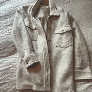 Aritzia Women's Cream Fleece Jacket